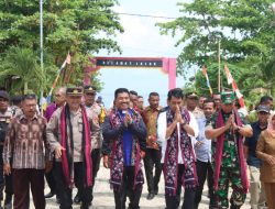 Bupati Ubaid Hadiri Persmian Gedung Gereja Bahtera Injil Desa Hatetabako