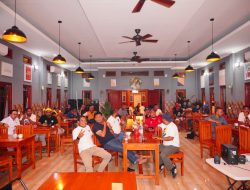 Walaupun Lelah Cabup Ubaid Yakub Meluangkan Waktu Nobar Timnas Indonesia