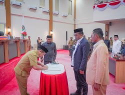 Dua Fraksi Setujui, DPRD Halmahera Timur Sahkan 12 Ranperda