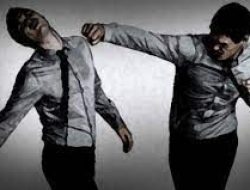 Diduga Kanalpot Mobil Keluar Asap Seorang Driver Dianiaya Dan Diancam PHK