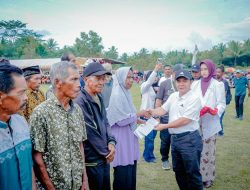 Lansia di Wasile dan Wasile Timur Dapat Bantuan Insentif