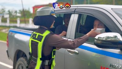 Hari ke 8 Ramadhan, Satlantas Polres Halteng Bagi-Bagi 100 Paket Takjil