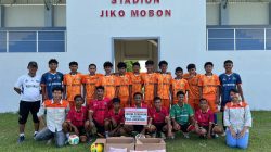 Gelar Latihan Perdana, SSB Jikomobon Dapat Suntikan Sarana Olahraga Dari PT Position 