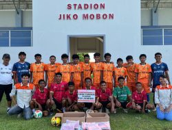 Gelar Latihan Perdana, SSB Jikomobon Dapat Suntikan Sarana Olahraga Dari PT Position 
