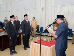 Lantik Kabag Dokpim dan Sekretaris Dispora, Bupati Ubaid Tekankan Amanah Rakyat dan Pembenahan Data Publik