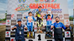Tiga Pembalap Cilik Warnai Grasstrack Motocross Bupati Haltim 2026, Dafa Kresna Putra Raih Juara Mini Trail