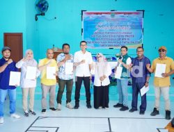 Kepala Kesbangpol Haltim Buka Sosialisasi Pertanggungjawaban Dana Hibah Parpol dan Serahkan LHP BPK RI TA 2025