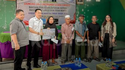 Sekda Haltim Serahkan Bantuan Sosial untuk 3.512 Lansia Tidak Mampu